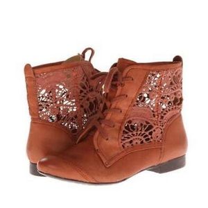 NWOT Anthropologie Latigo Frisbee Boots